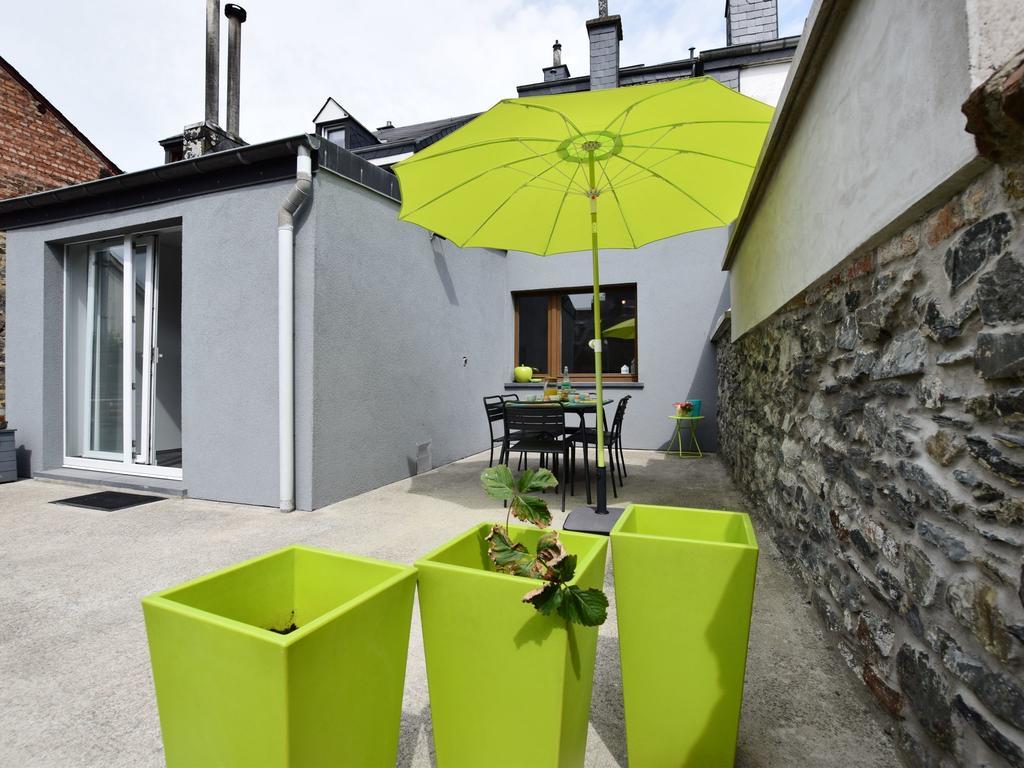 Modern Holiday Home In Bastogne With Fenced Garden Bagian luar foto