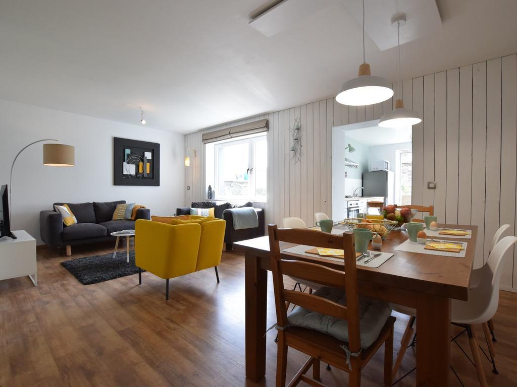 Modern Holiday Home In Bastogne With Fenced Garden Bagian luar foto