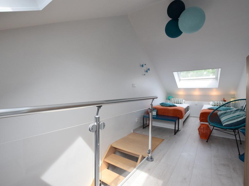 Modern Holiday Home In Bastogne With Fenced Garden Bagian luar foto