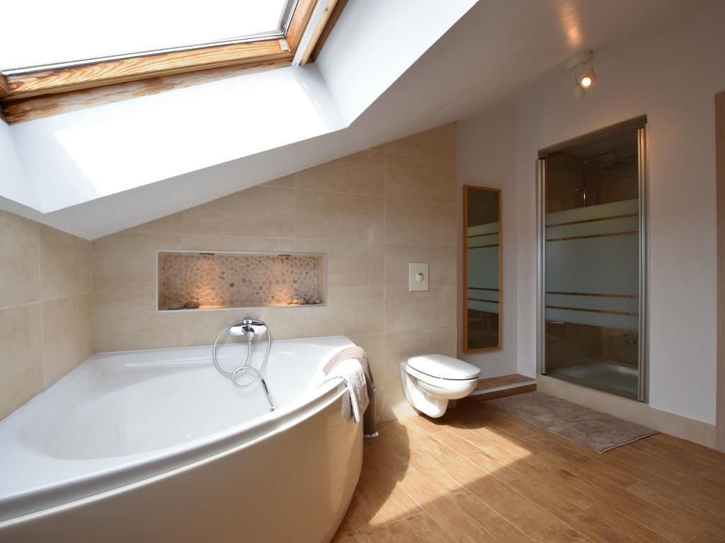 Modern Holiday Home In Bastogne With Fenced Garden Bagian luar foto